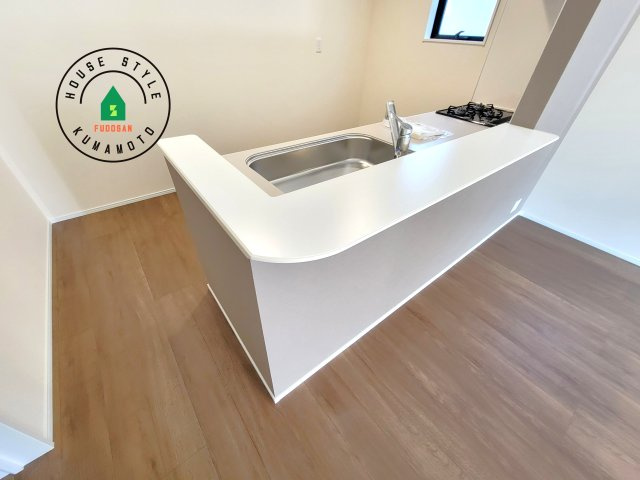 熊本市北区龍田7丁目第4-5棟（3号棟）のダイニング|会話が弾む場所として居心地の良いリビングです。