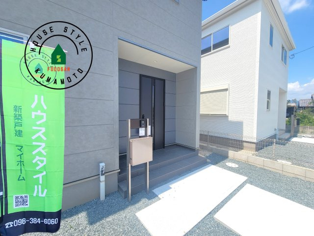 菊池市西寺第1-8棟（7号棟）の玄関|おでかけの時も帰った時も、「我が家」を最初に感じでもらえる素敵な空間に。