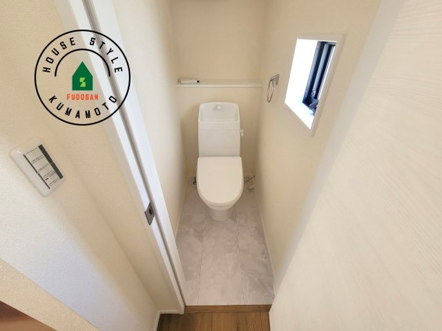 菊池市西寺第1-8棟（6号棟）のトイレ|温水洗浄便座を完備しております。2ヶ所にトイレがあるのは朝の慌ただしい時間も安心です。