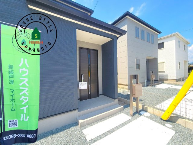 菊池市西寺第1-8棟（6号棟）の玄関|おでかけの時も帰った時も、「我が家」を最初に感じでもらえる素敵な空間に。