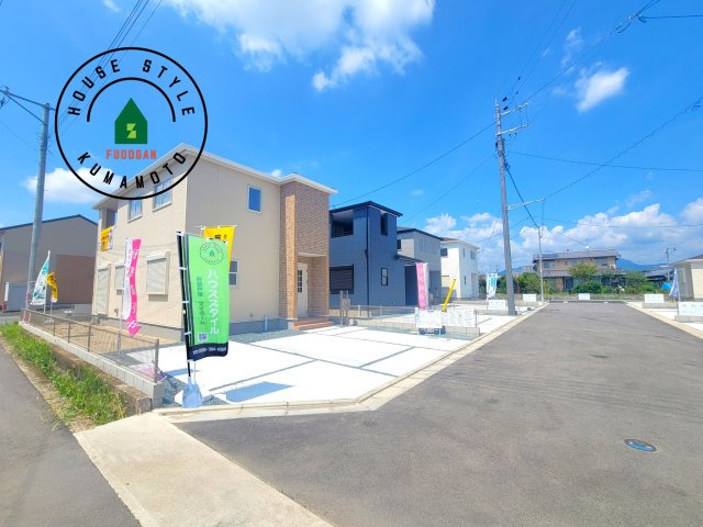 菊池市西寺第1-8棟（6号棟）の前面道路含む現地写真|見学の時間などお気軽にお問い合わせ下さい。