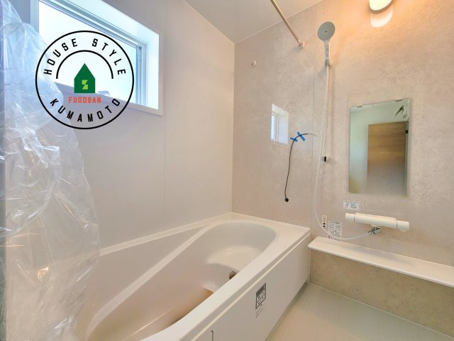 菊池市西寺第1-8棟（3号棟）の浴室|1日の疲れを癒してくれる広々バスルーム。雨の日のお洗濯にも大活躍な浴室乾燥機付です！