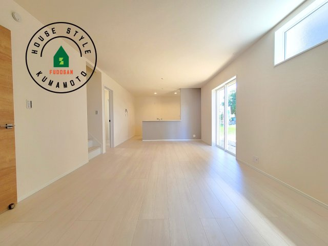 菊池市西寺第1-8棟（3号棟）の居間・リビング|キッチンからリビングをしっかり確認できます。家族の笑顔があふれる空間になりそうですね。