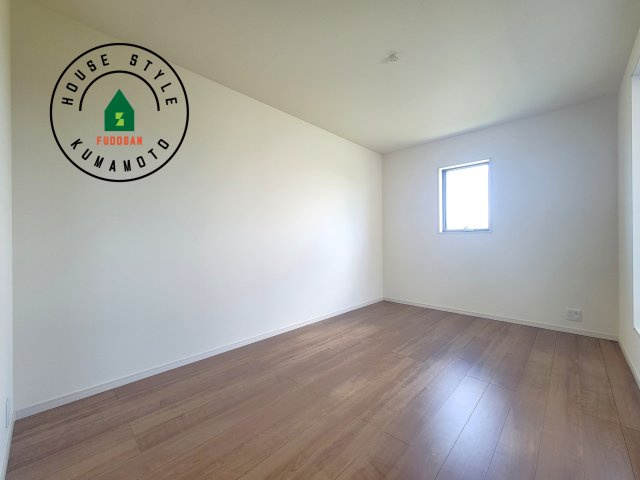 菊池市西寺第1-8棟（2号棟）の寝室|主寝室には収納力に優れたクローゼットがありますので、お部屋もすっきり片付きます。