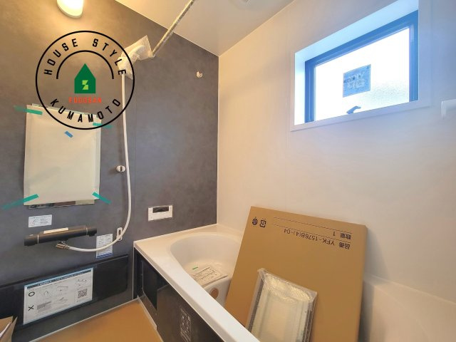 熊本市東区戸島西7丁目第7-3棟（1号棟）の浴室|1日の疲れを癒してくれる広々バスルーム。雨の日のお洗濯にも大活躍な浴室乾燥機付です！