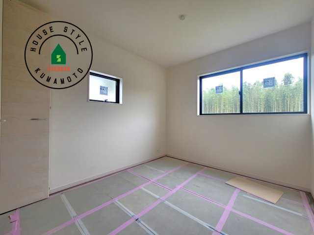 熊本市東区戸島西7丁目第7-3棟（1号棟）の子供部屋|採光良好な洋室は全居室、複層ガラスの遮熱効果と断熱効果で、一年中快適に過ごせます。