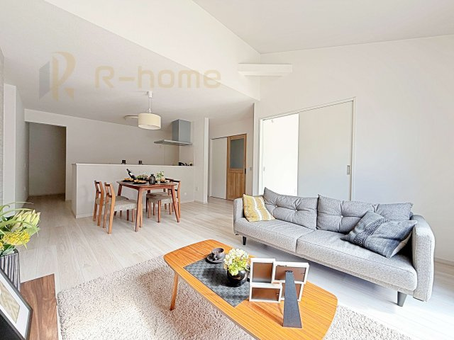 つくば市古来1期　新築戸建て　2号棟の居間・リビング|広々としたLDK♪充分な広さがあり、ご家族でインテリアのレイアウトを考えるのも楽しみですね！