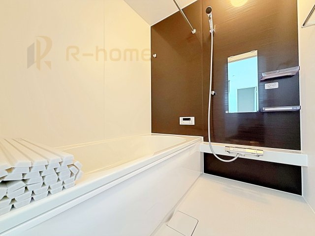 つくば市古来1期　新築戸建て　2号棟の浴室|１坪タイプの大きなお風呂で、小さなお子様とご一緒に入浴いただける広さです！