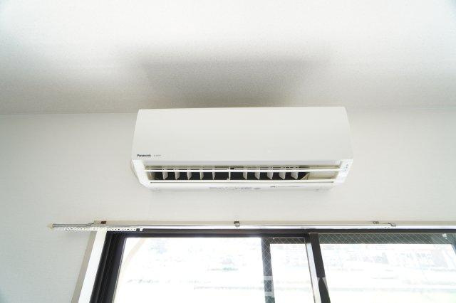 リベルテ東山の洋室