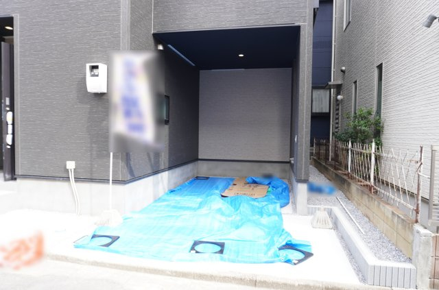越谷市神明町2丁目 新築分譲住宅の駐車場