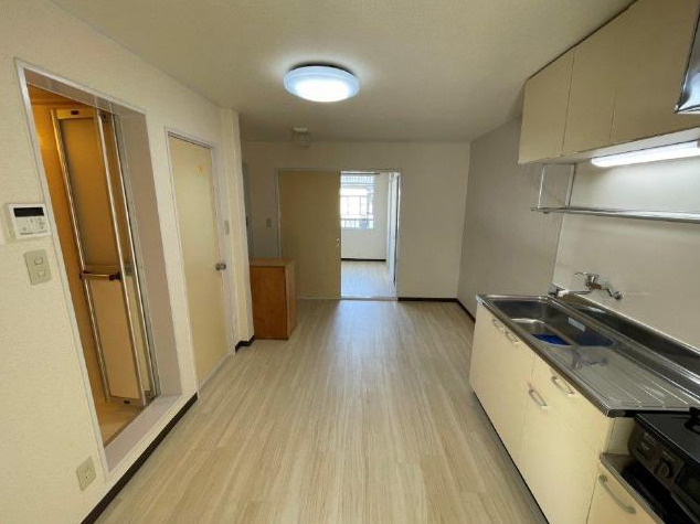 船橋市藤原1丁目　一棟売マンション　大規模修繕工事済みの居間・リビング