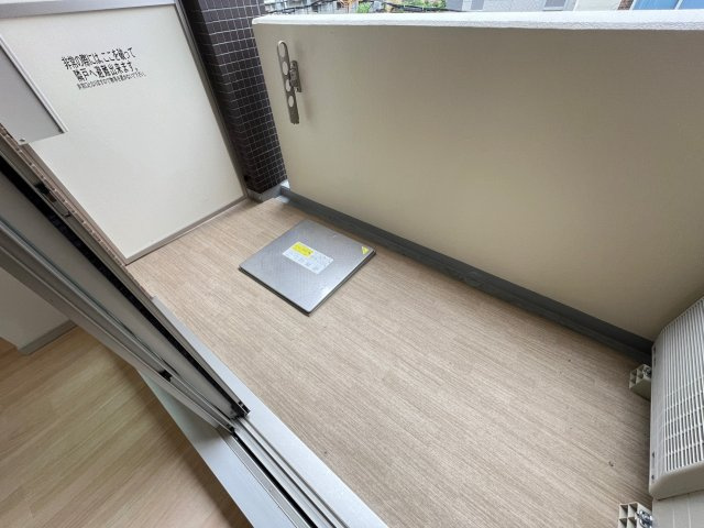 藤の邸　江戸堀のバルコニー