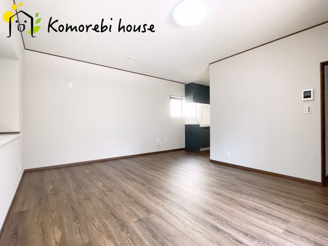 白岡市西2丁目　中古一戸建ての居間・リビング|おしゃれな居間です