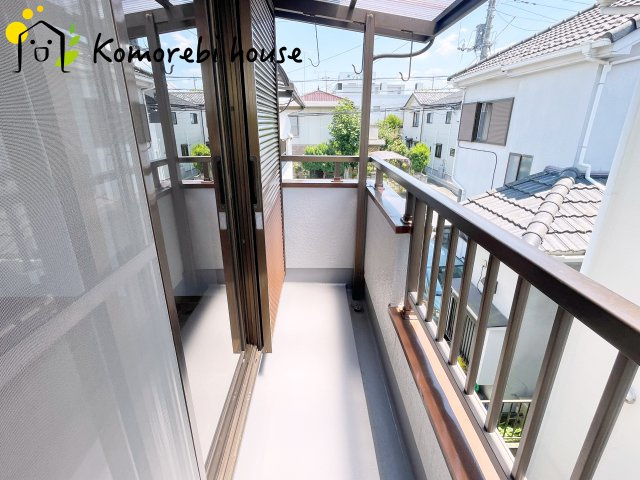 白岡市西2丁目　中古一戸建てのバルコニー|開放的で明るい空間を演出してくれるバルコニーです