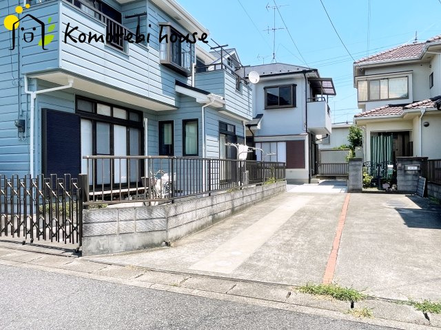 白岡市西2丁目　中古一戸建ての駐車場|カースペースがあります