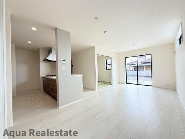 リーブルガーデン丸亀市郡家町第六の居間・リビング|おしゃれな居間です