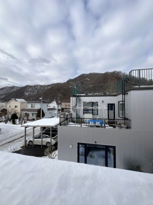 【展望】 | 南区石山1-6 車庫付一戸建 | 硬石山の岩肌を望む２階からの眺め♪