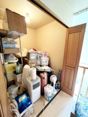 【収納】 | 南区石山1-6 車庫付一戸建 | ２階には２帖納戸あり♪収納豊富な間取です♪