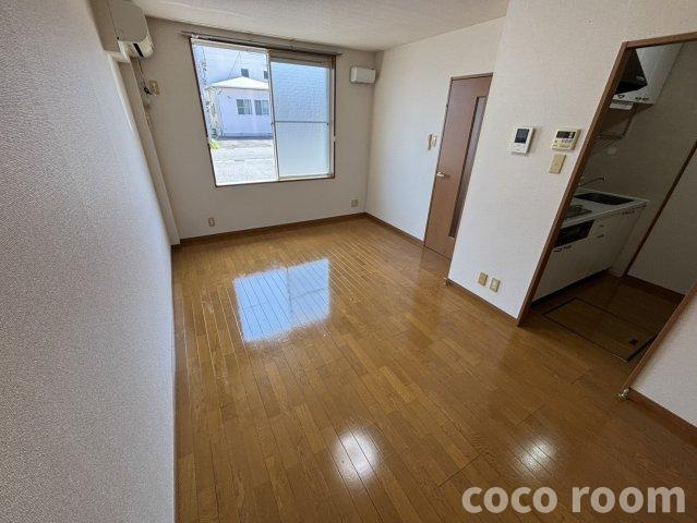 モルト・フェリーチェの居間・リビング