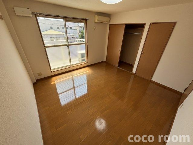 モルト・フェリーチェの居間・リビング