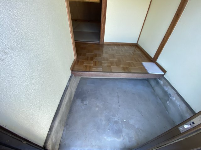 末広町二戸一の玄関