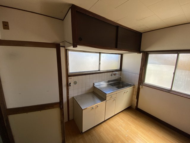 末広町二戸一のキッチン