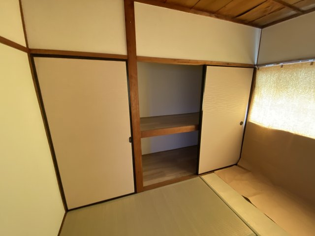 末広町二戸一の収納