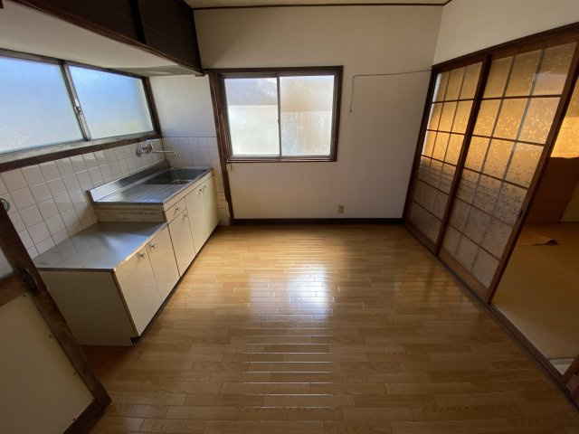 末広町二戸一の居間・リビング