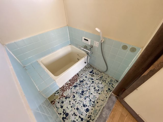 末広町二戸一の浴室