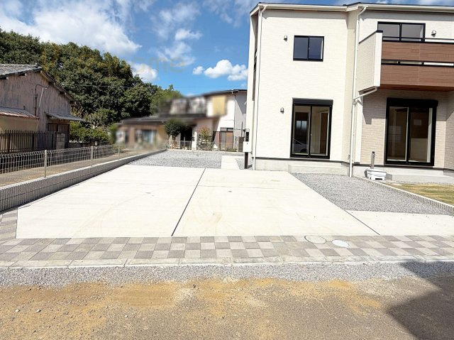 土浦市千鳥ケ丘町　新築戸建て　1号棟の駐車場|カースペースは2台お停めいただけます♪