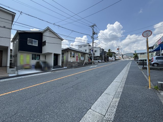 新築戸建　　毘沙門台2丁目の前面道路含む現地写真