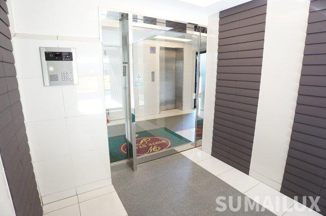 ホワイトステージ水前寺駅のエントランス