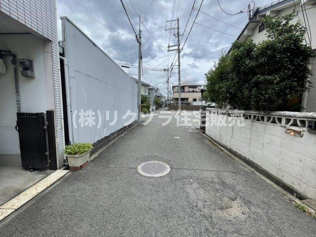 寝屋川市成美町　新築一戸建ての前面道路含む現地写真|■物件内覧・資金計画相談・住宅ローン相談、リフォーム相談、お問合せ受付中■
※当日・翌日のご内覧、ご相談はお電話でのお問合せがスムーズです！