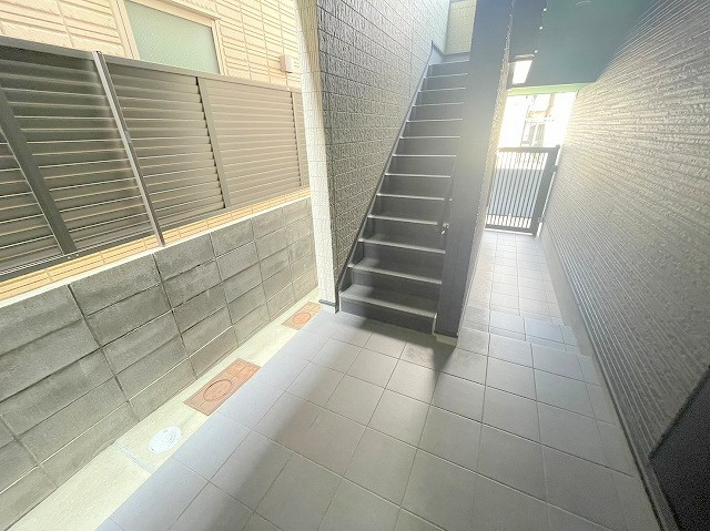 プルミエール瑞光のエントランス