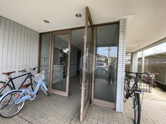 ベルメゾン伍の坪のエントランス