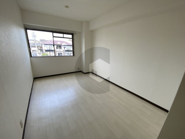 ベルメゾン伍の坪の洋室