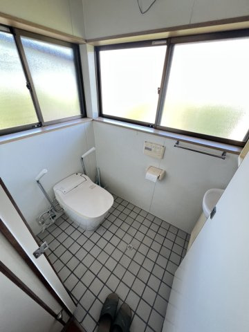 西宮町戸建てのトイレ