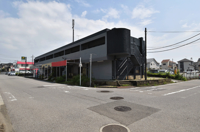 八千代市高津　店舗付き住宅の外観
