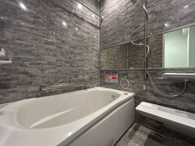 グランドステージ三宿　2LDKの浴室|2025.10.20撮影　浴槽も広いです