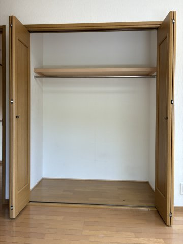 けやき坂１丁目　中古戸建の収納|2階6.5帖洋室収納　全居室収納付きです(*^^)v