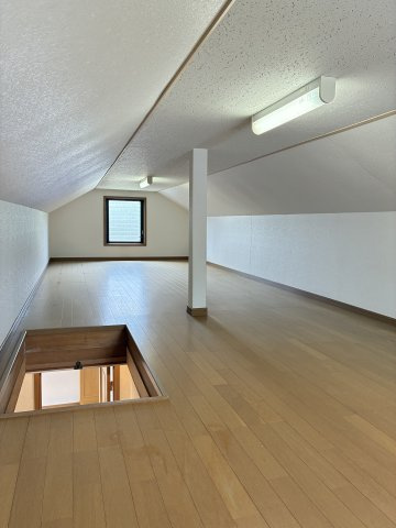 けやき坂１丁目　中古戸建の収納|広い屋根裏収納はこの物件の一番のおすすめポイント！！