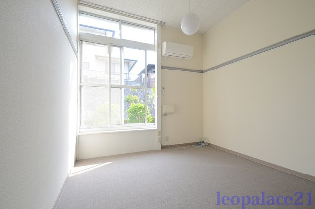 レオパレスＪＯＹの居間・リビング|ゆったり過ごせる居間です