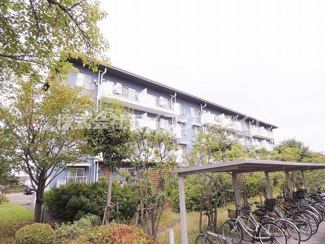 AURA243多摩平の森の外観