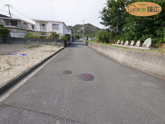 高砂市神爪6丁目　土地の前面道路含む現地写真