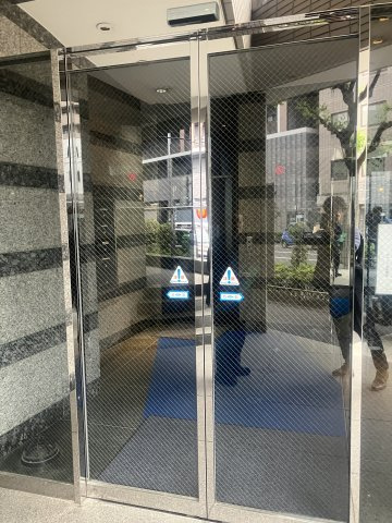セロンビルのエントランス