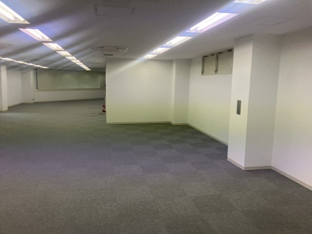 セロンビルの内装