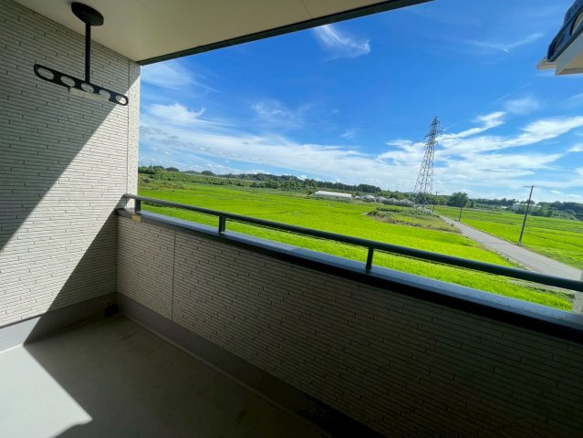 新築戸建・建売　矢吹町八幡町　AiTOWN　全5棟のバルコニー|のどかな田園風景を眺められるバルコニー♪季節を楽しみながら毎日の生活が楽しくなりますね！