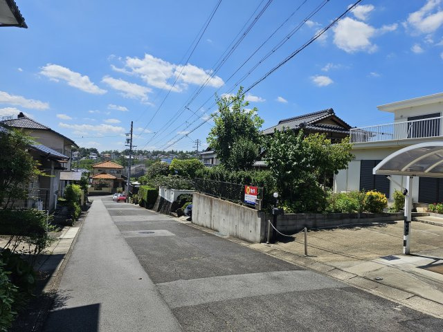 土岐市泉が丘町１丁目の前面道路含む現地写真|周辺環境