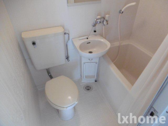 隆起ハイツの洗面所|脱衣スペースもあります