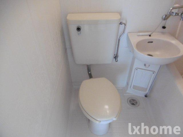 隆起ハイツのトイレ|コンパクトで使いやすいトイレです